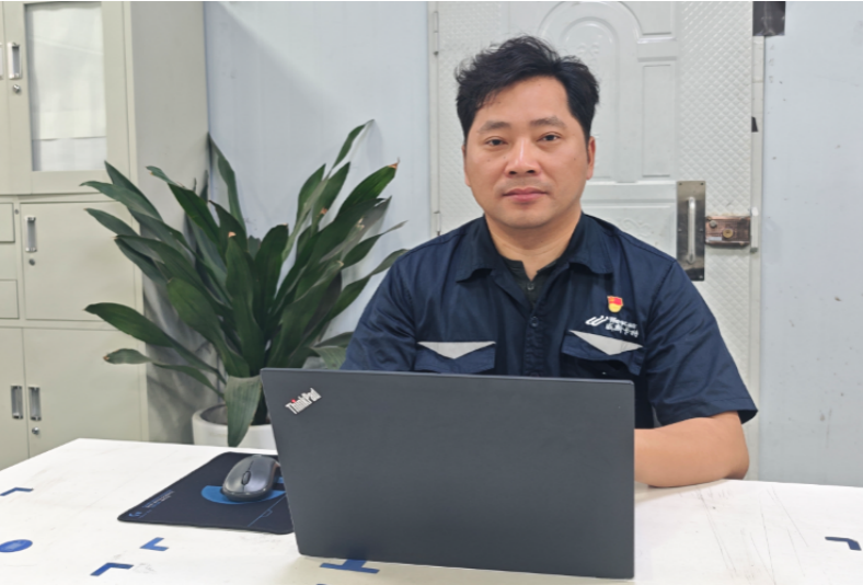 榜样力量丨自主大修破难题 匠心守护降故障——记五一劳动模范、武汉威斯卡特铸造设备部副经理肖泽虎.png
