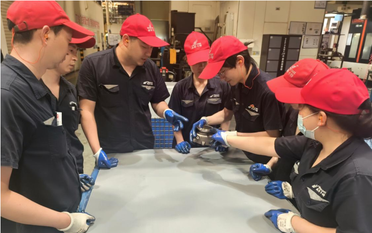 榜样力量丨百人共守质量线 千余废件获新生——记工人先锋号武汉威斯卡特机加工质量班组先进事迹2.png